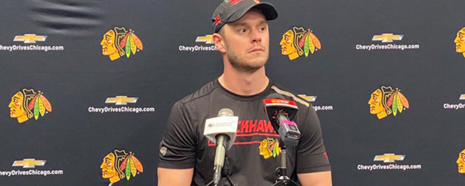 Jonathan Toews calls out GM Kyle Davidson in tense media session