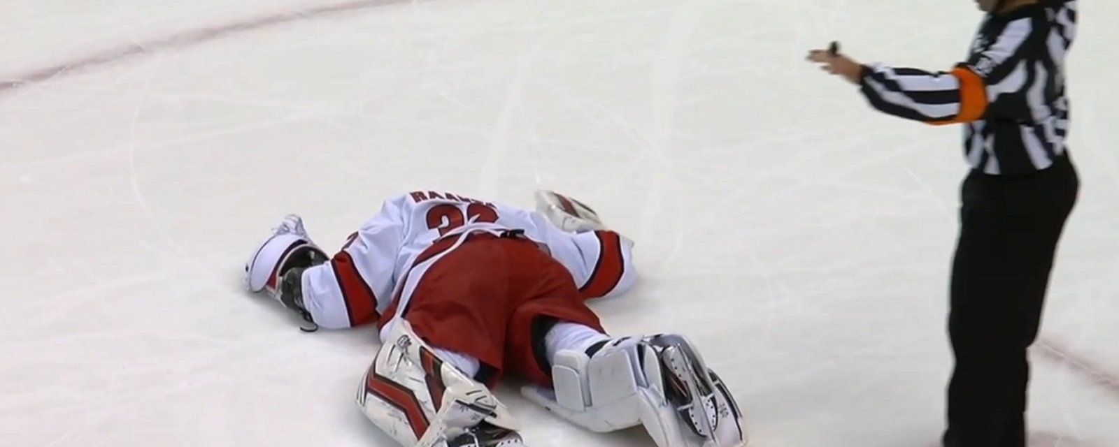 Ryan Lomberg gets a major for destroying Antti Raanta.