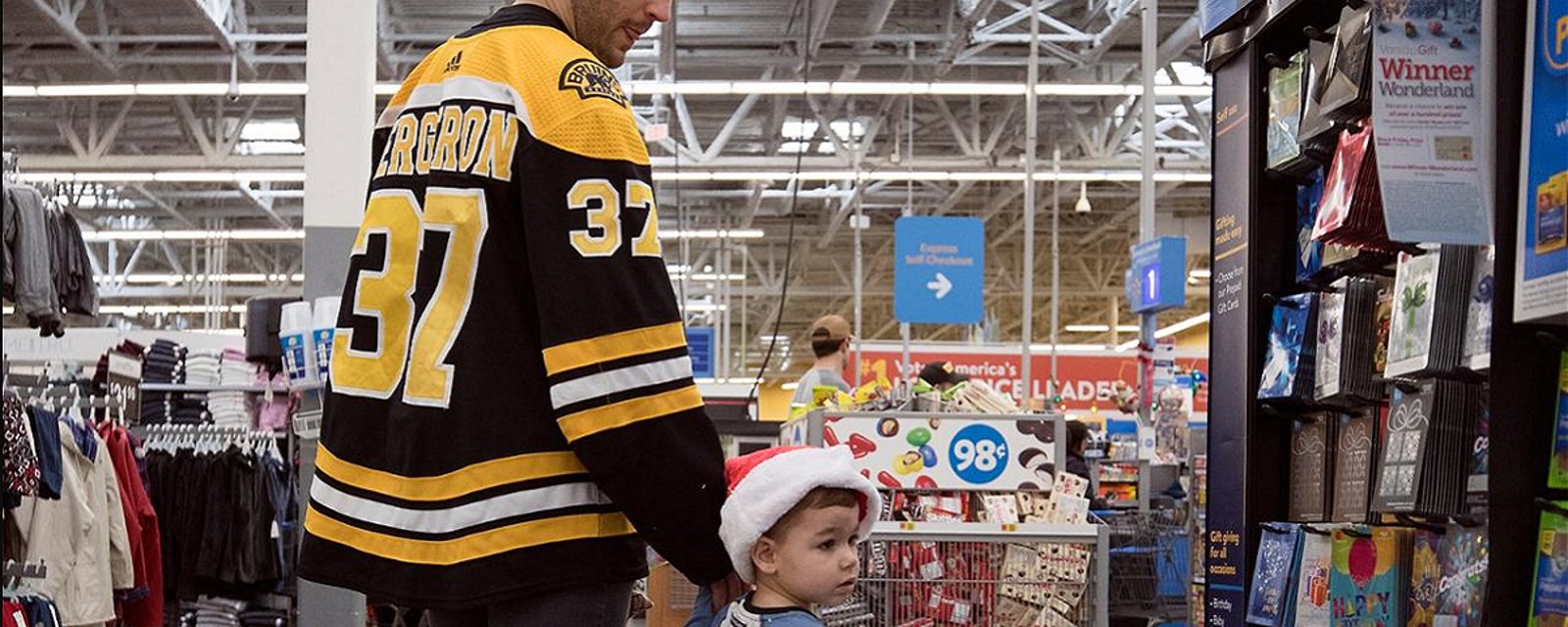 Bruins go on a holiday shopping spree for sick kids.