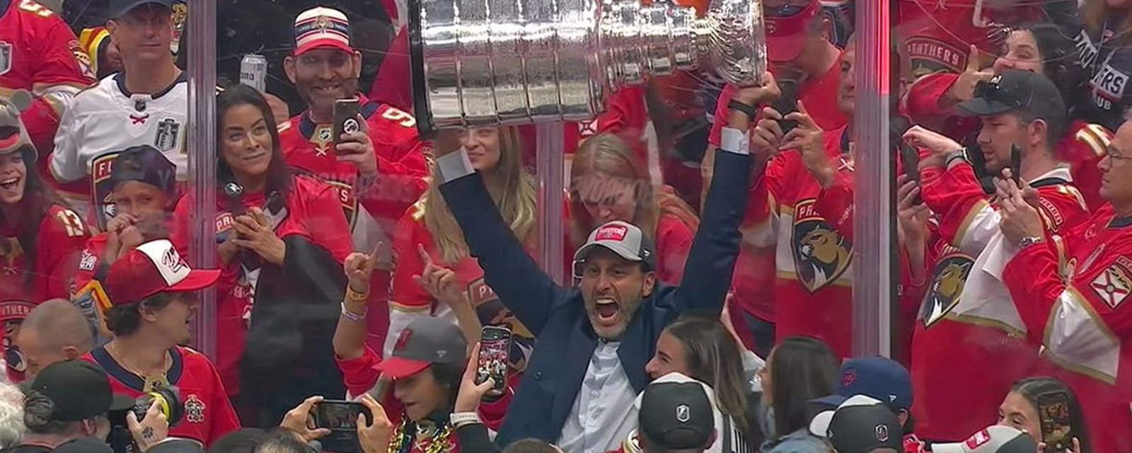 An emotional Roberto Luongo personally thanks fans in Vancouver after winning the Stanley Cup