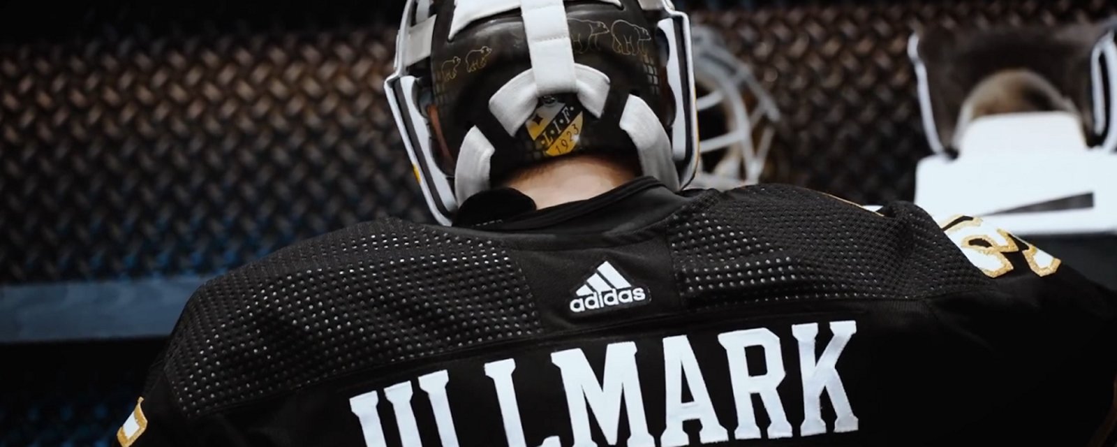 Linus Ullmark dedicates new mask to 2 former Bruins.