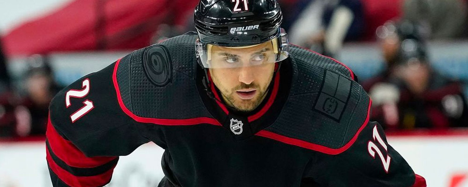 Nino Niederreiter signs a $8 million deal in free agency