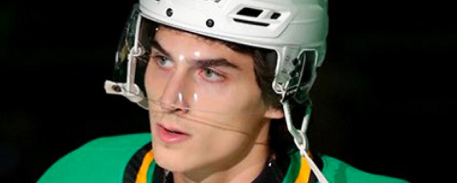 18 year old hockey player dies tragically hours after his final game.