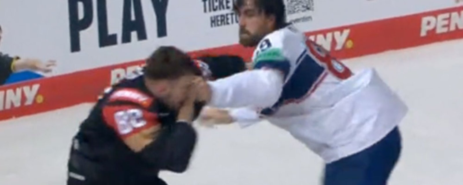 Alex Tuch beats the wheels off German player in World Championship exhibition