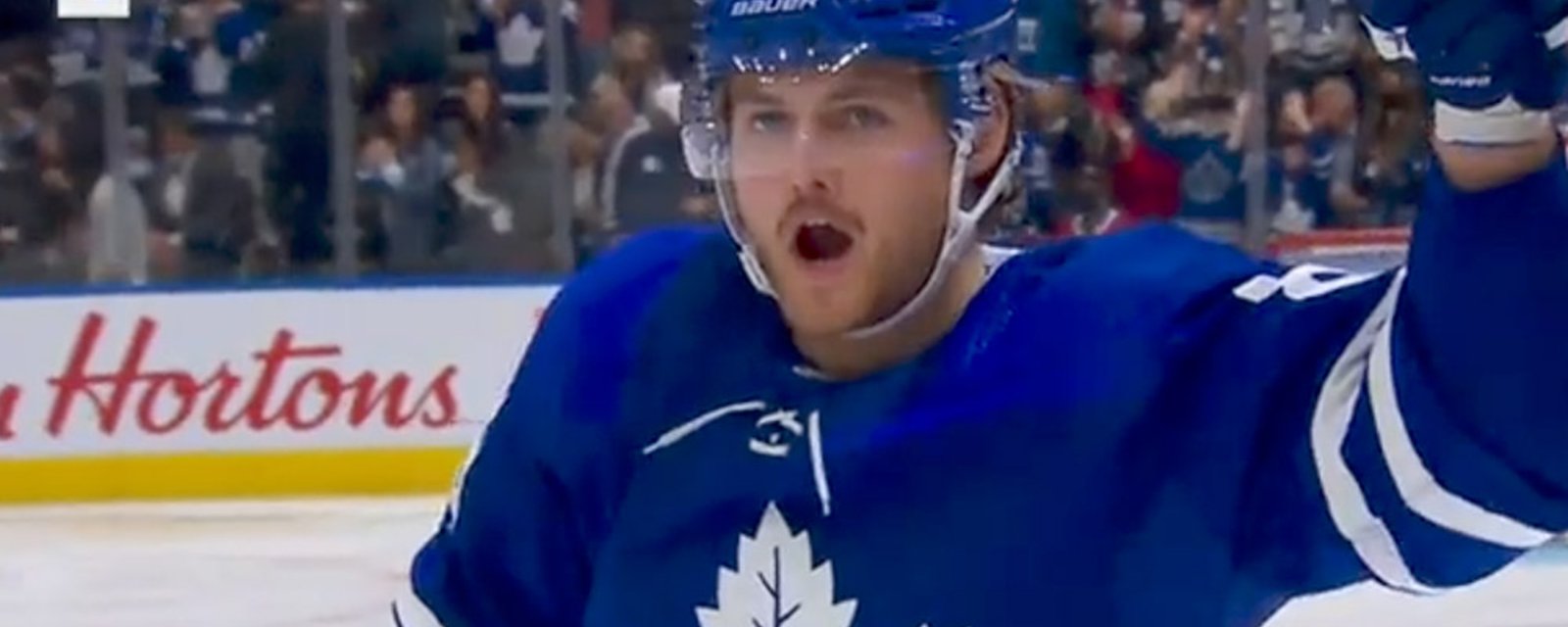 VIDEO: William Nylander SNIPES Jake Allen to give Maple Leafs the lead 