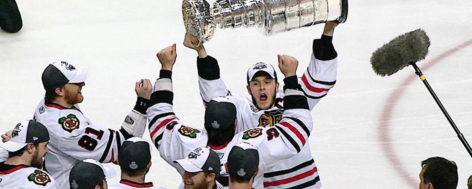 Blackhawks locker room celebration photo reveals homophobic diss at Chris Pronger 