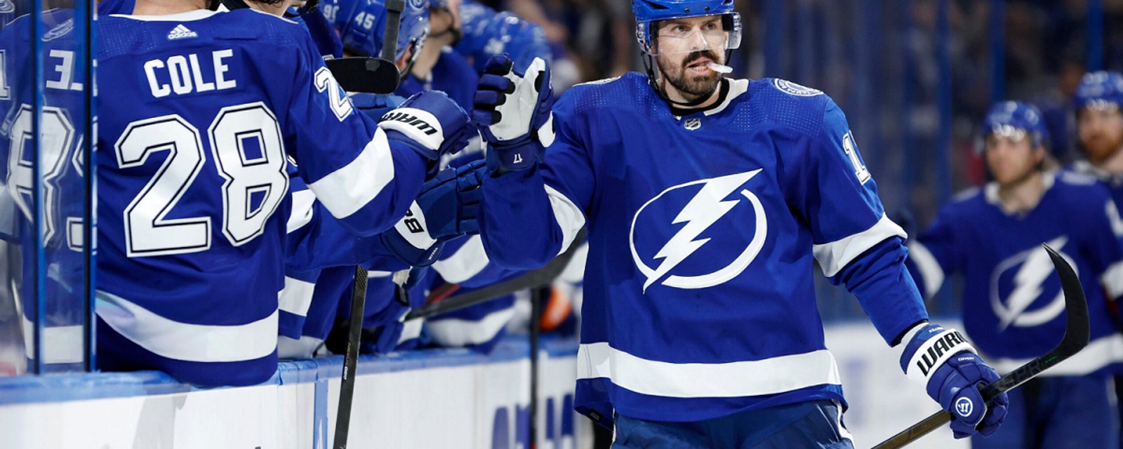 Alex Killorn signs brand new deal worth $25 million.