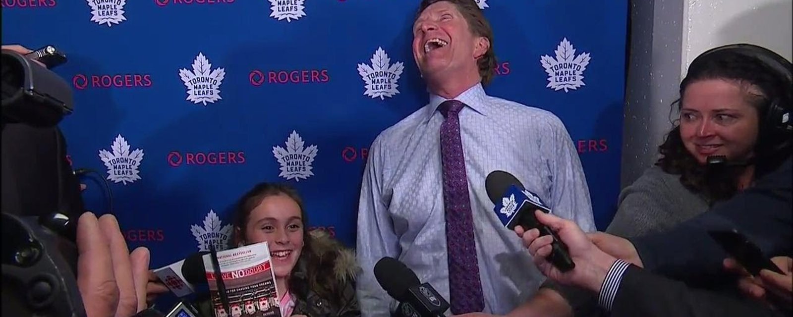 Mike Babcock set to join NHL team, waiting on Maple Leafs contract to expire.