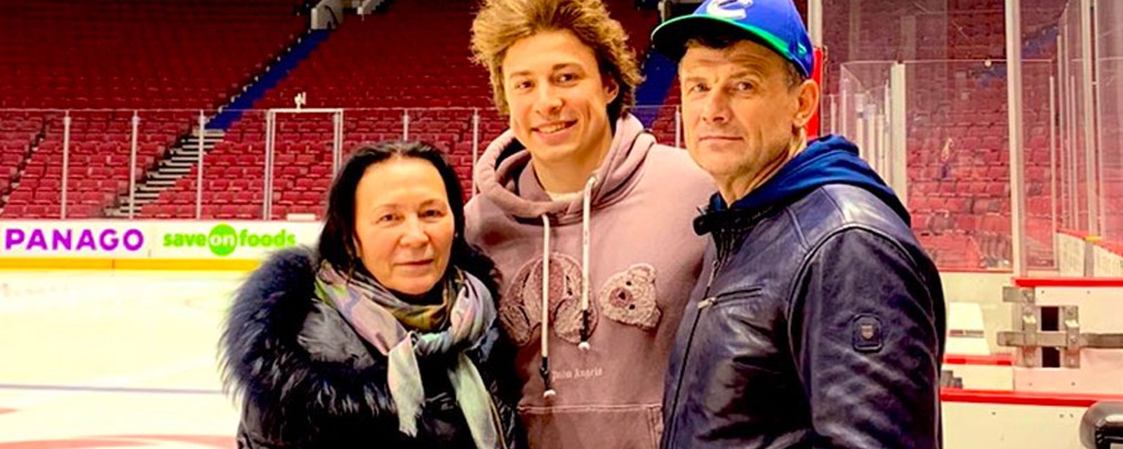 Kuzmenko's parents write a letter thanking the Canucks after $11 million contract