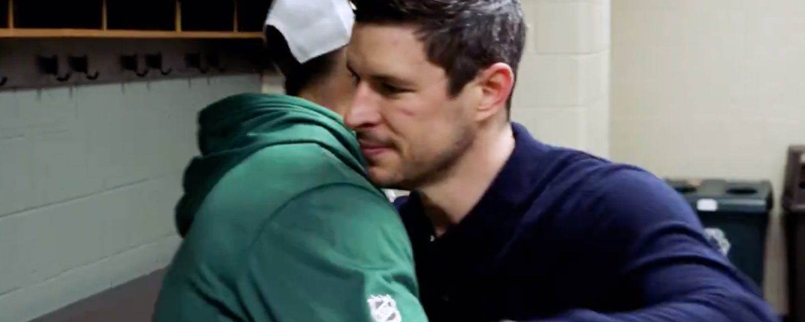 Emotional reunion between Fleury and Crosby before tonight’s game