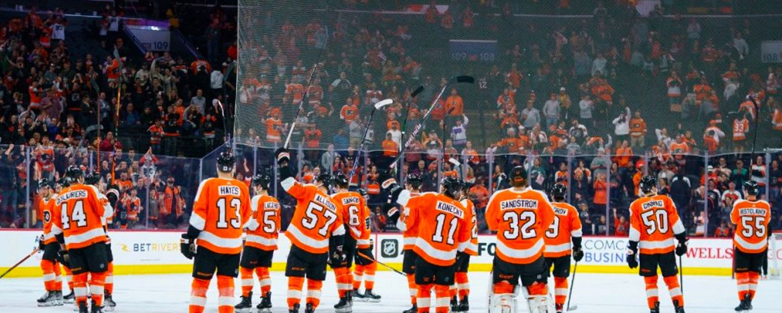 Flyers introduce Briere and Jones in the most cringey way possible