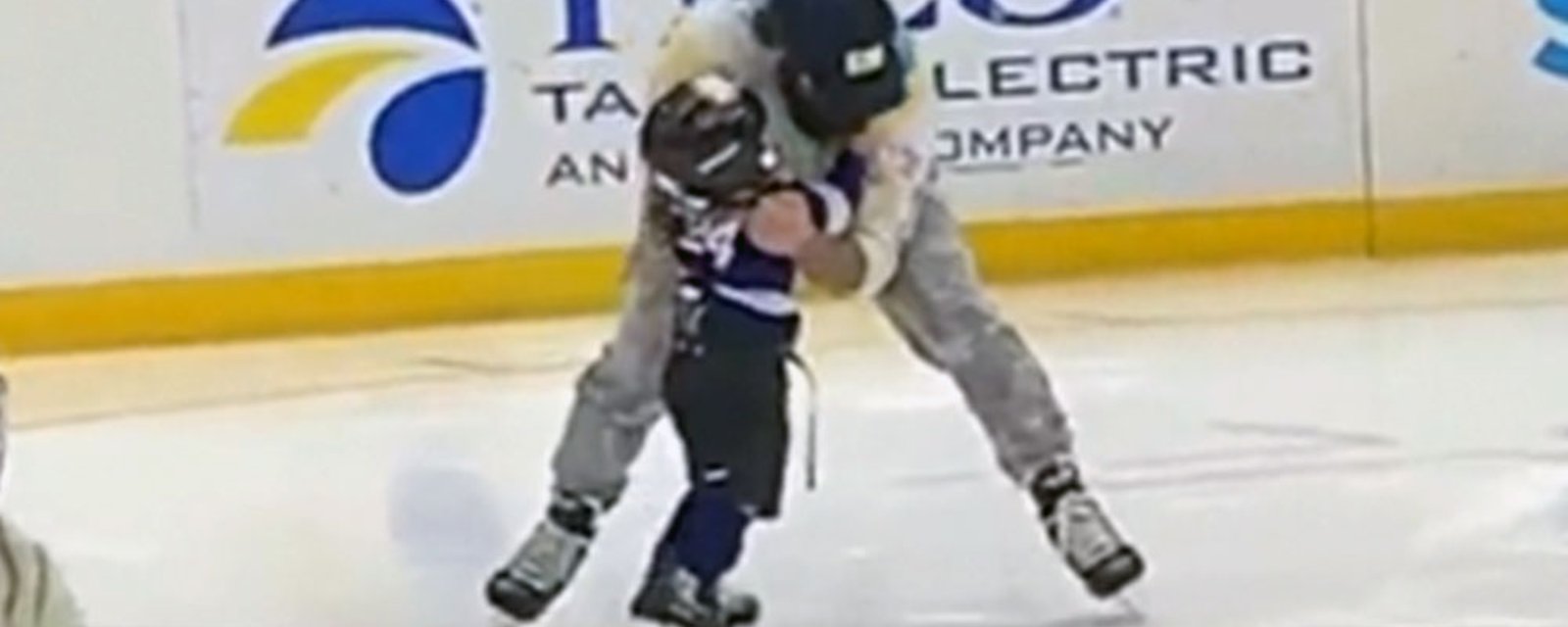 Zach Bogosian drops the gloves with his 3 year old son