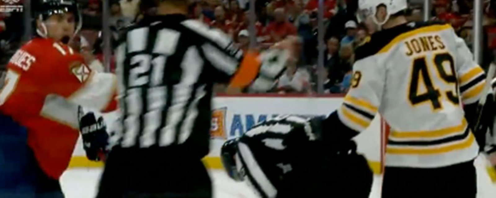 Max Jones gets an unsportsmanlike penalty for slashing the referee!