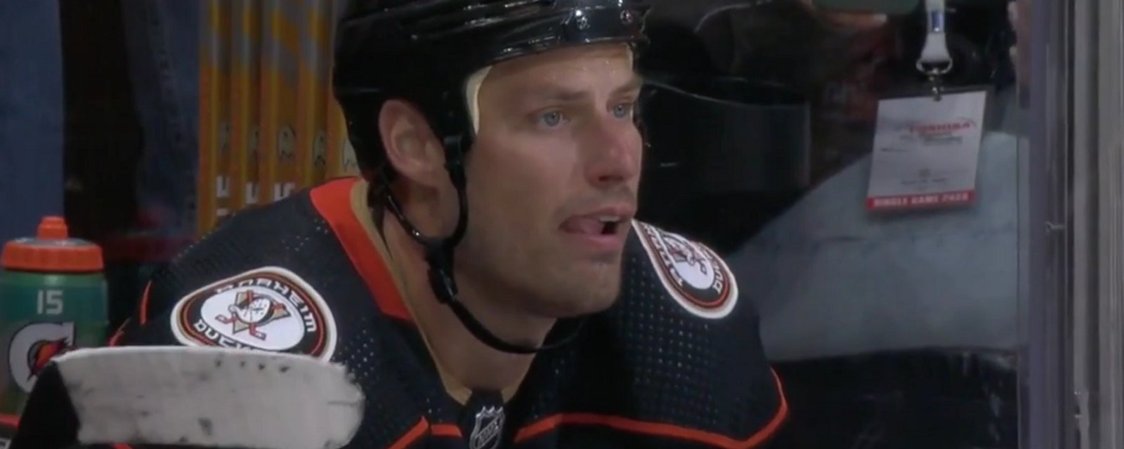 Ryan Getzlaf gets emotional ovation after his final NHL point.