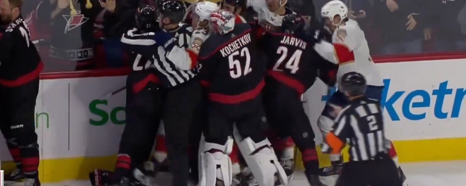 Buzzer full line brawl between Panthers and Hurricanes!