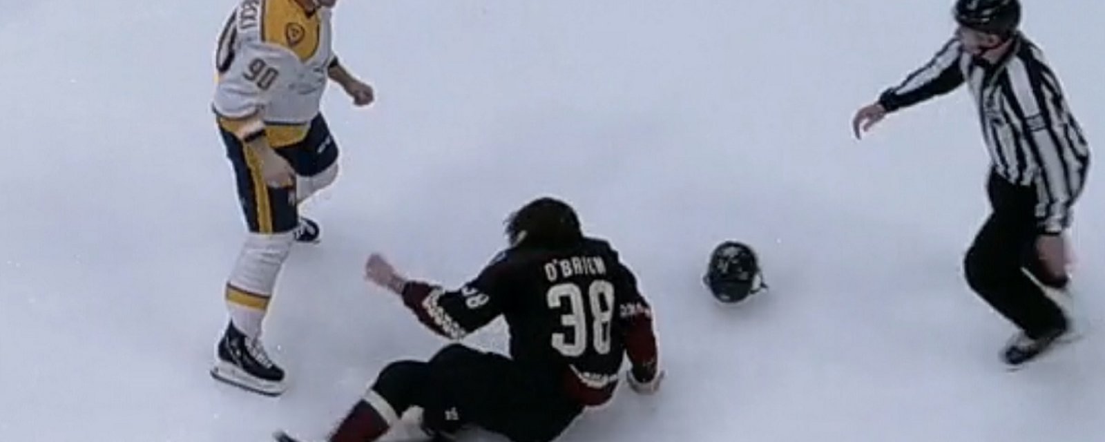 Mark Borowiecki destroys Liam O'Brien in seconds.