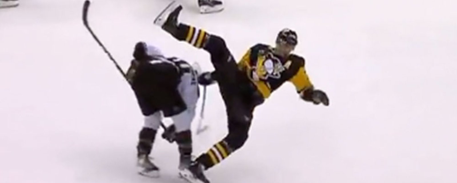 Gostisbehere lays a dirty and dangerous hit on Malkin, Malkin absolutely whips him in the face with his stick 