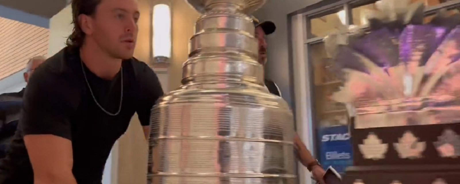 Marchessault gives sick kids in Quebec a Stanley Cup surprise!