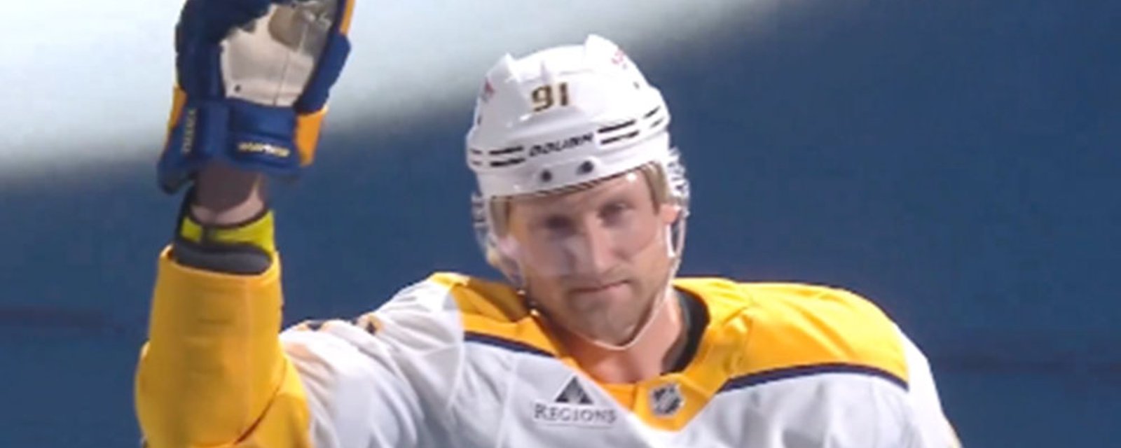 An emotional Steven Stamkos receives a standing ovation in his return to Tampa Bay