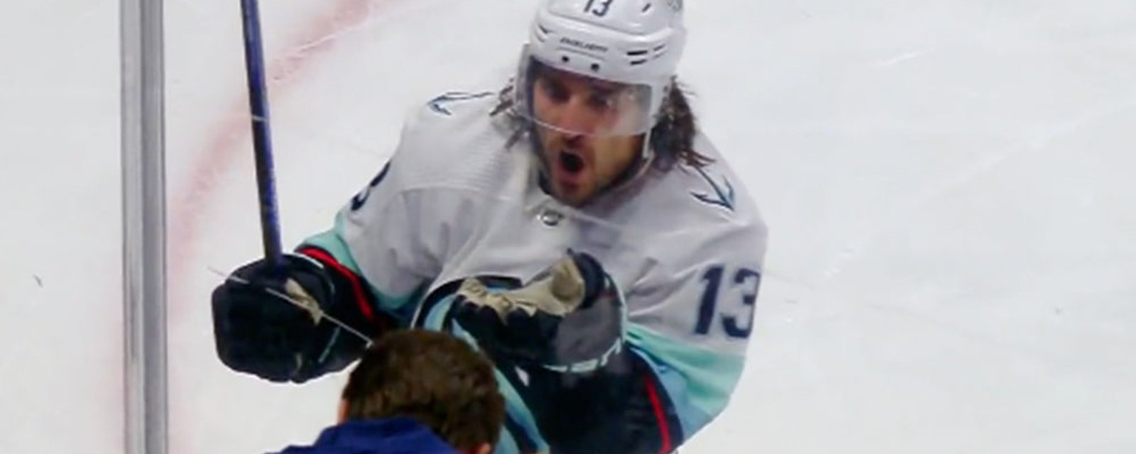 Tanev scores, then blows a kiss to Avs fans