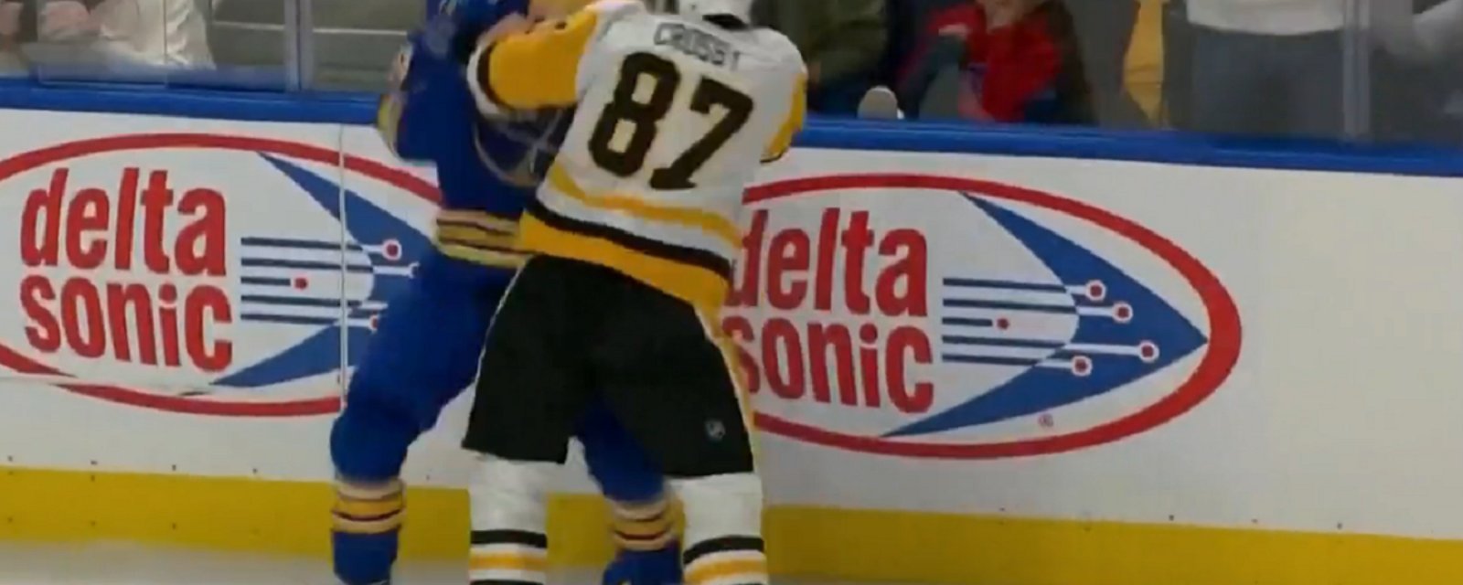 Sidney Crosby drops the gloves in preseason game!