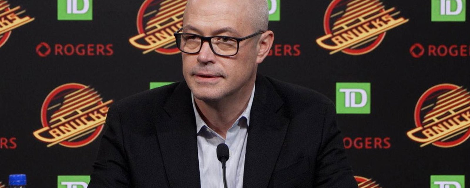 Canucks re-sign one of their pending unrestricted free agents