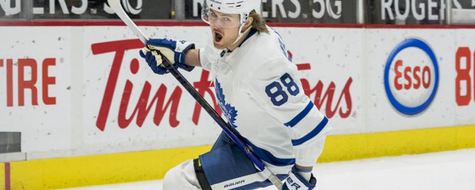 William Nylander rescues Maple Leafs with OT winner vs. Blackhawks 