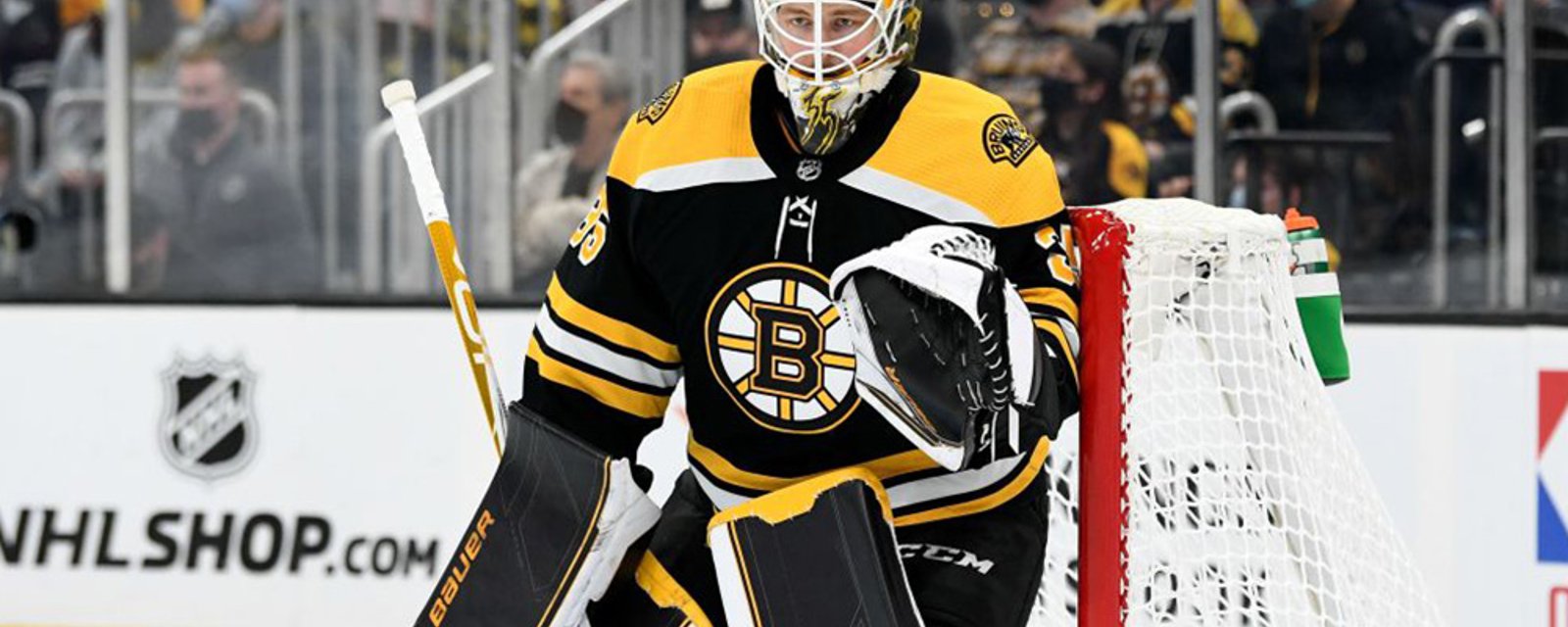 Bruins G Linus Ullmark channels his inner-Henrik Lundqvist with latest pad setup 