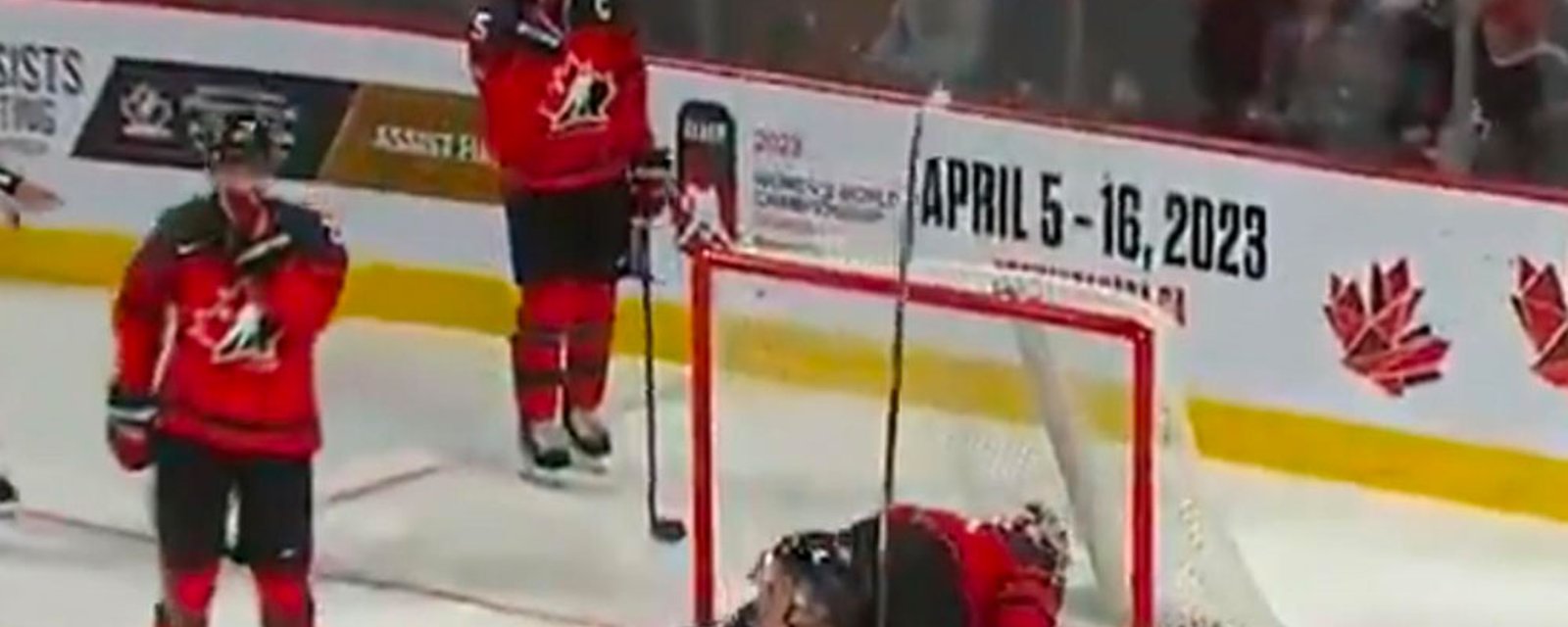 Shane Wright scores embarrassing goal in his own net!