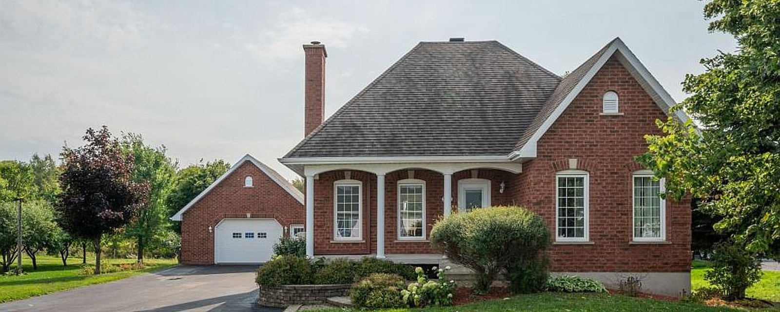 Parfait cottage familial avec une vaste cour sans voisin arrière