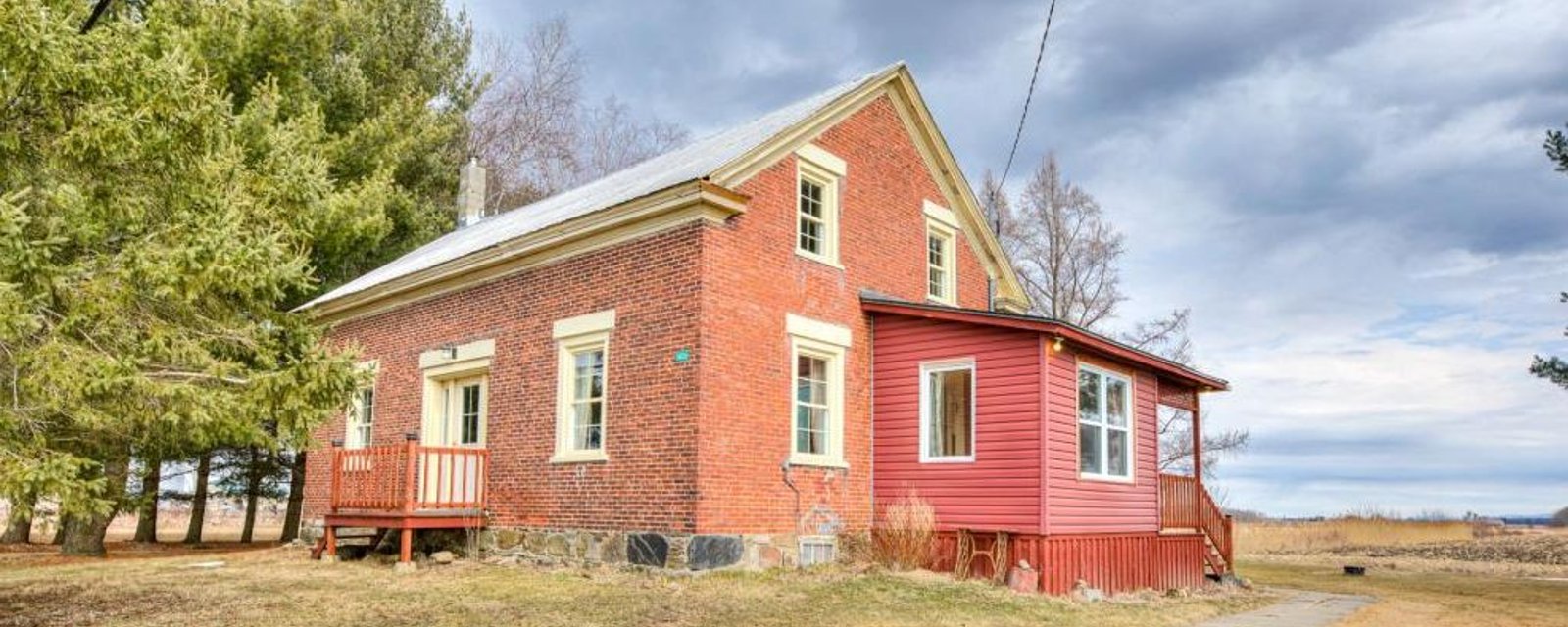 Une vie paisible dans une maison de campagne sans voisin à proximité