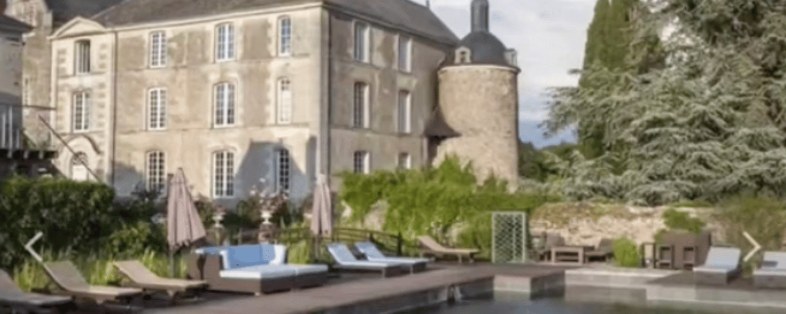 Un château en France est à vendre au même prix qu'une maison jumelée ici.