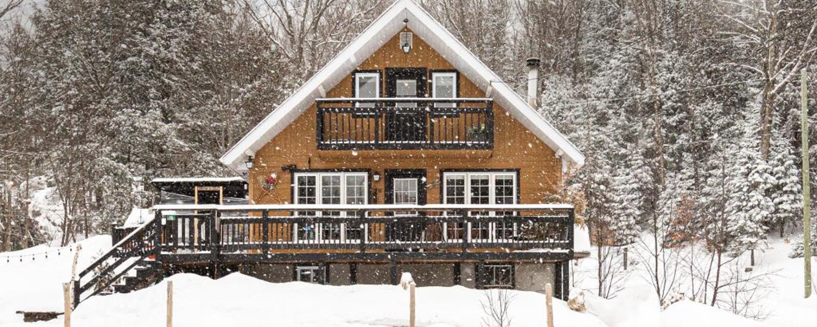 Un bijou à 299 000$! Charmante maison de 3 chambres avec un splendide intérieur rustique-chic