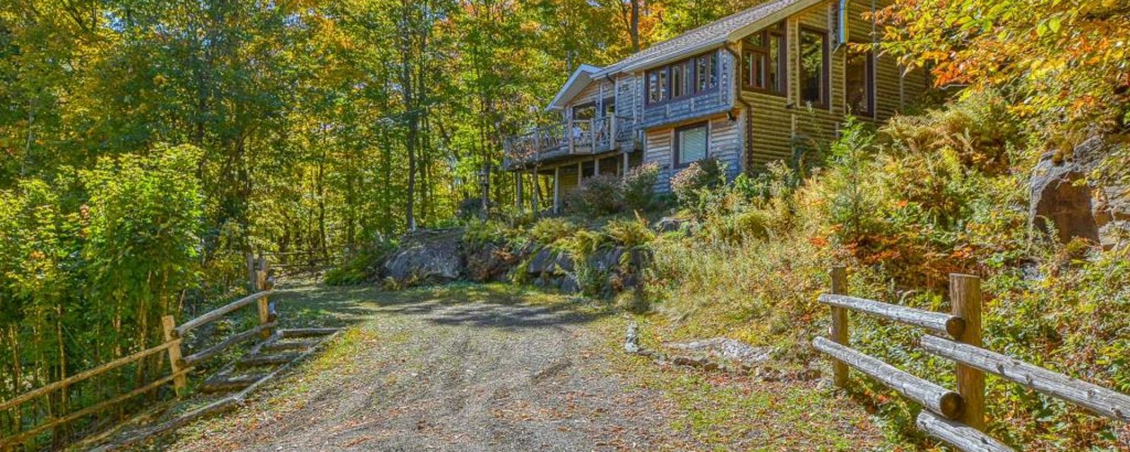  Oasis de paix meublée et équipée, de style chalet champêtre et blottie au cœur de la forêt laurentienne