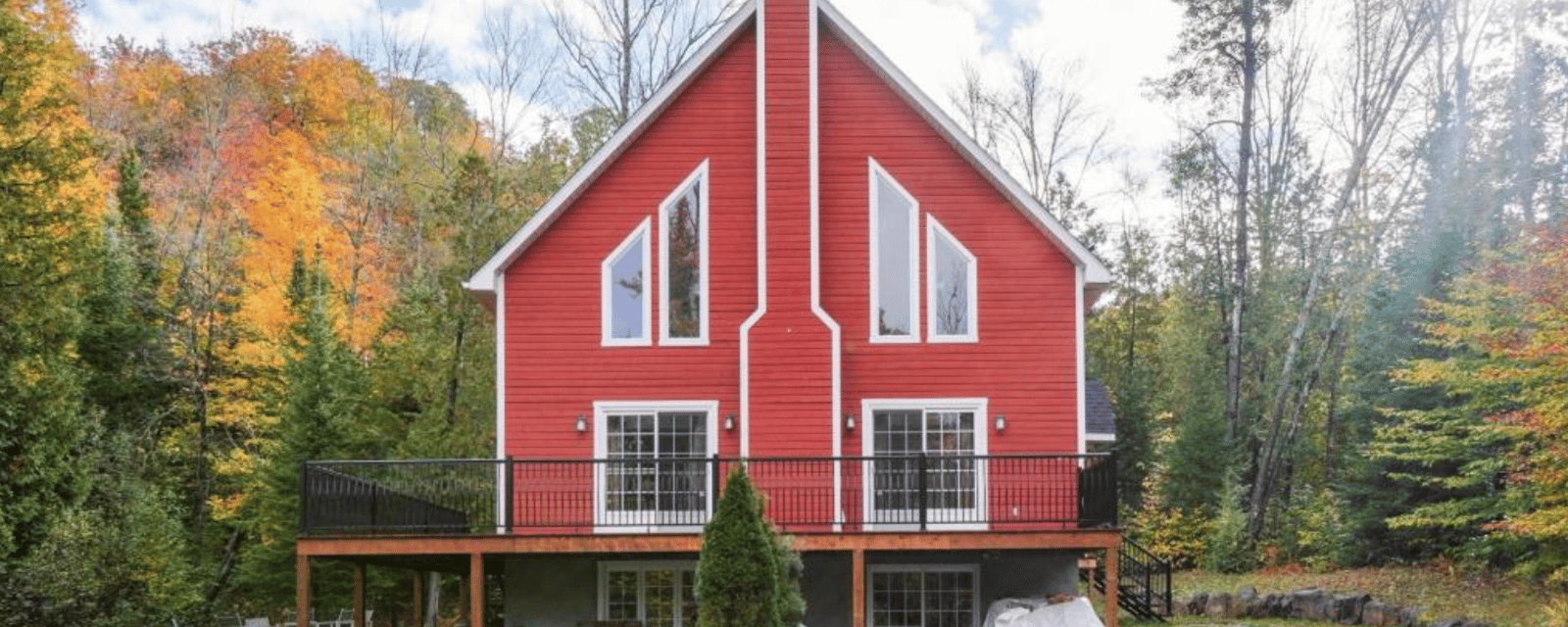 Magnifique chalet de luxe à vendre sur un terrain de plus de 45 000 pieds carrés