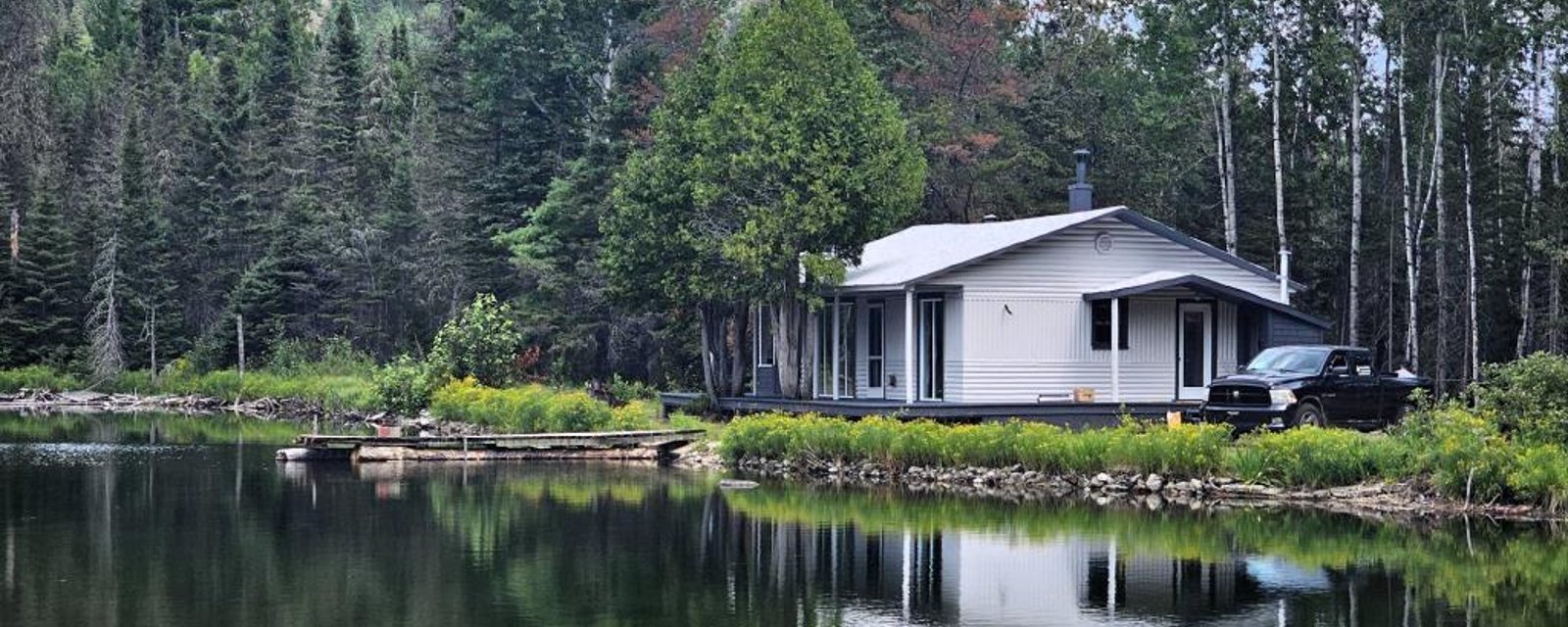 Paisible gîte riverain vendu meublé à 200 000 $ 