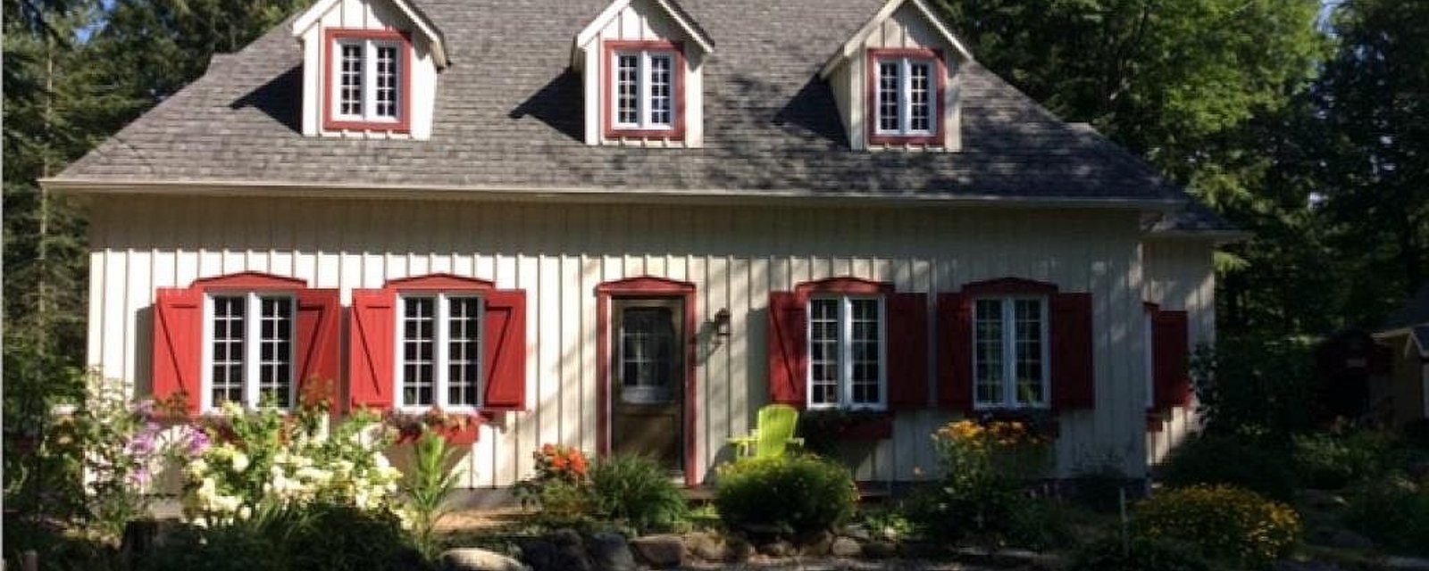 Charmant cottage avec boiseries sur mesure niché dans un environnement champêtre à 15 mins de la ville