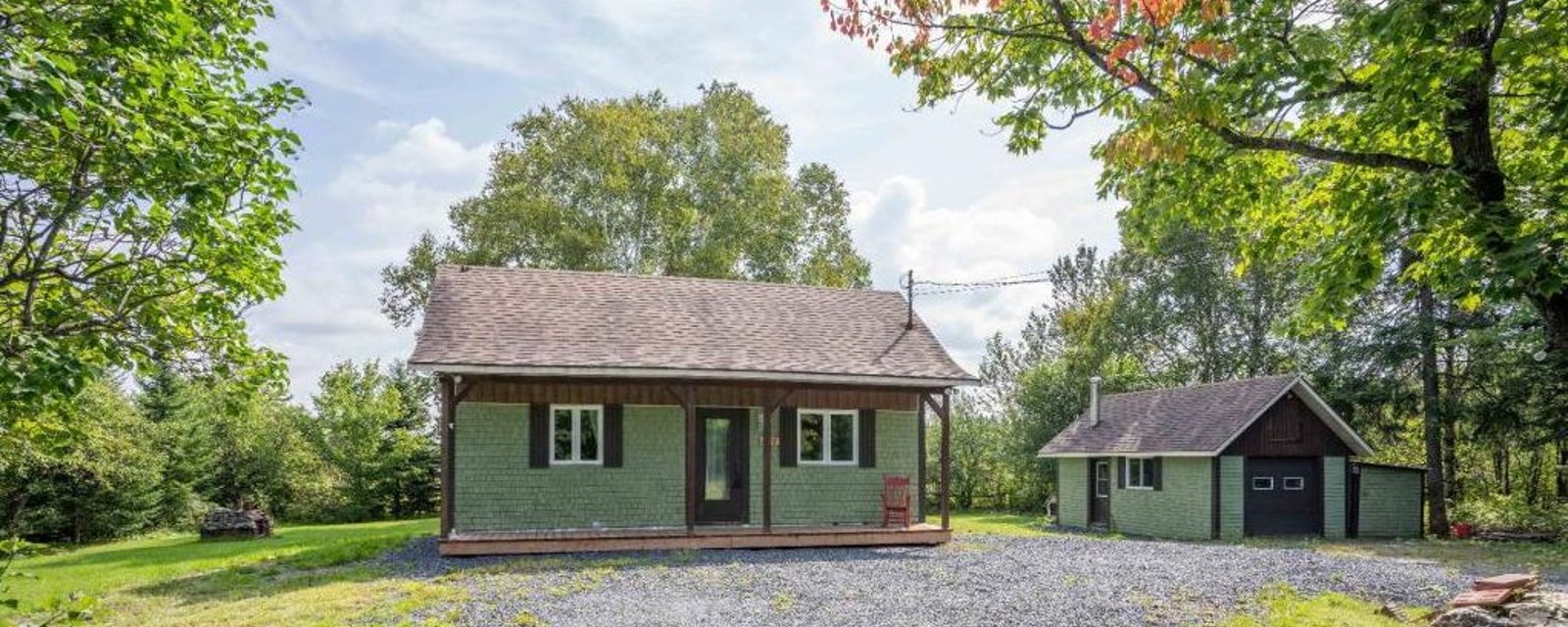 Charmante petite maison de campagne à 105 000 $