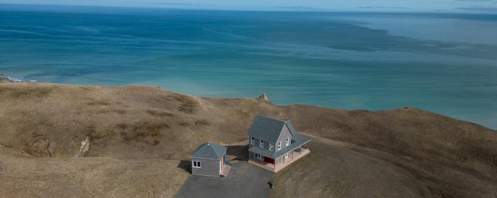 Spectaculaire demeure au décor contemporain érigée sur un époustouflant domaine de 828 497 pi²