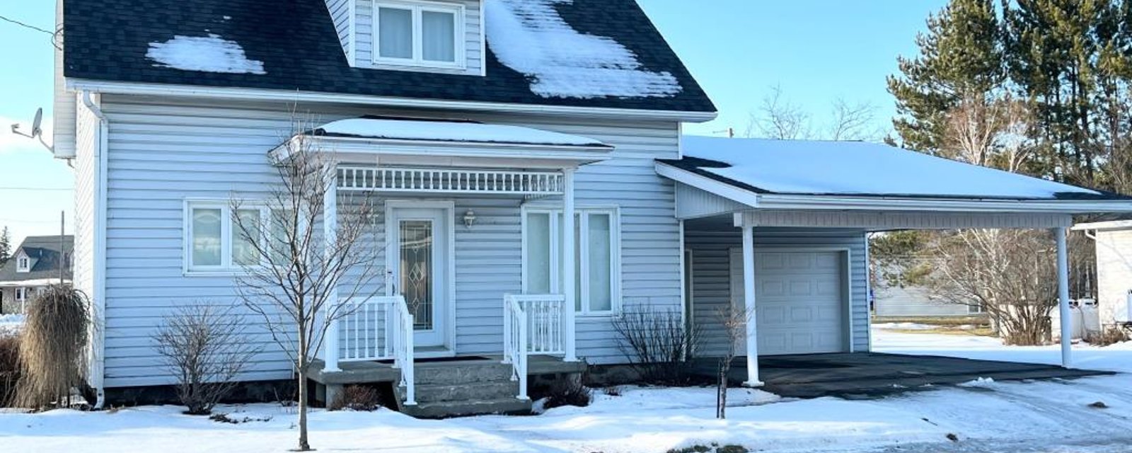 Coquet, entretenu avec soin, ce cottage de 3 chambres à vendre pour 179 000$ est une perle rare