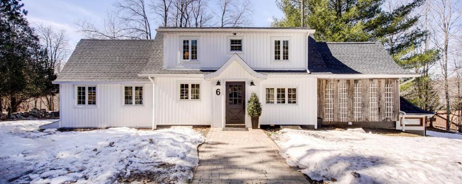 Élégant cottage récemment rénové blotti aux pieds de la montagne dans un secteur enchanteur des Cantons-de-l'Est