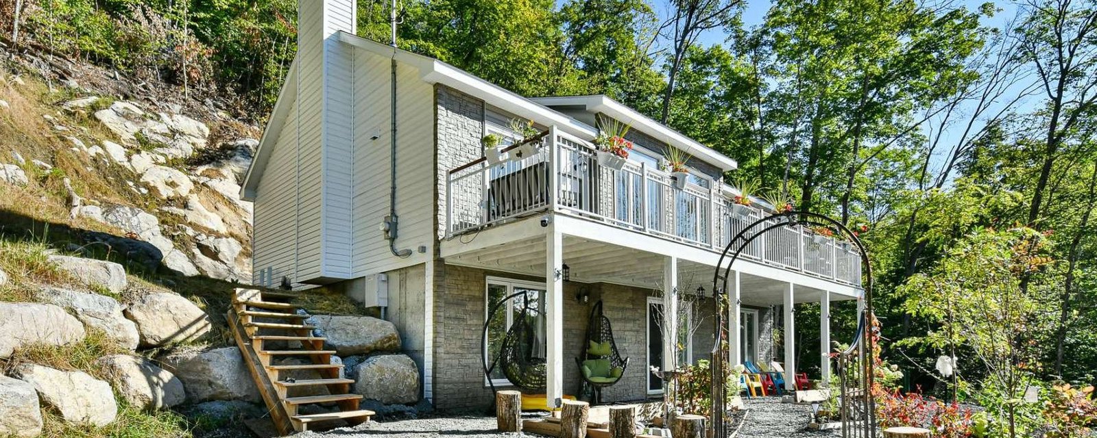 Nouveau prix! Superbe nid douillet niché dans la nature des Laurentides