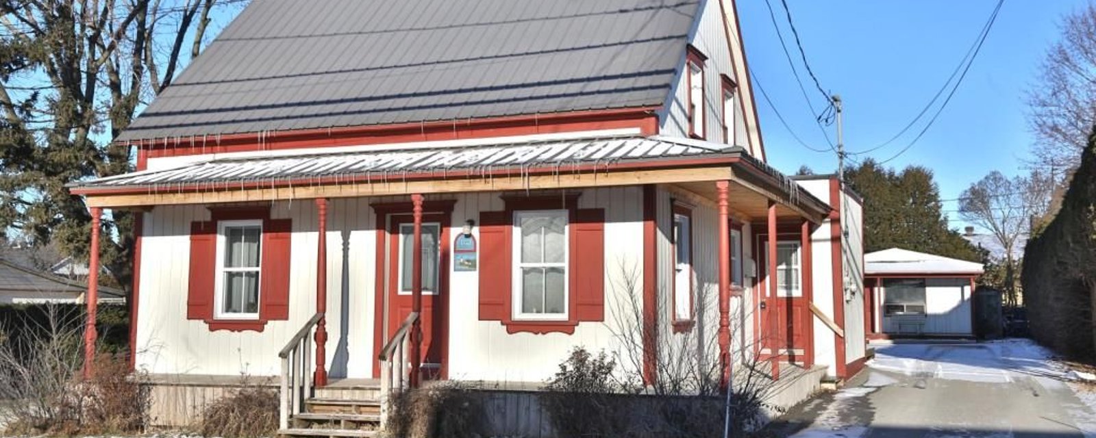 Cottage au cachet irrésistible à vendre pour 329 000 $ 