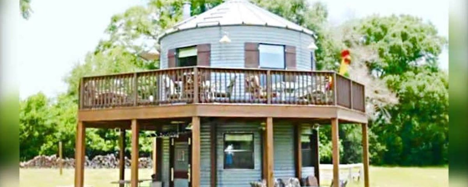 Un ancien silo à grains a été transformé en une petite maison de 454 pieds carrés