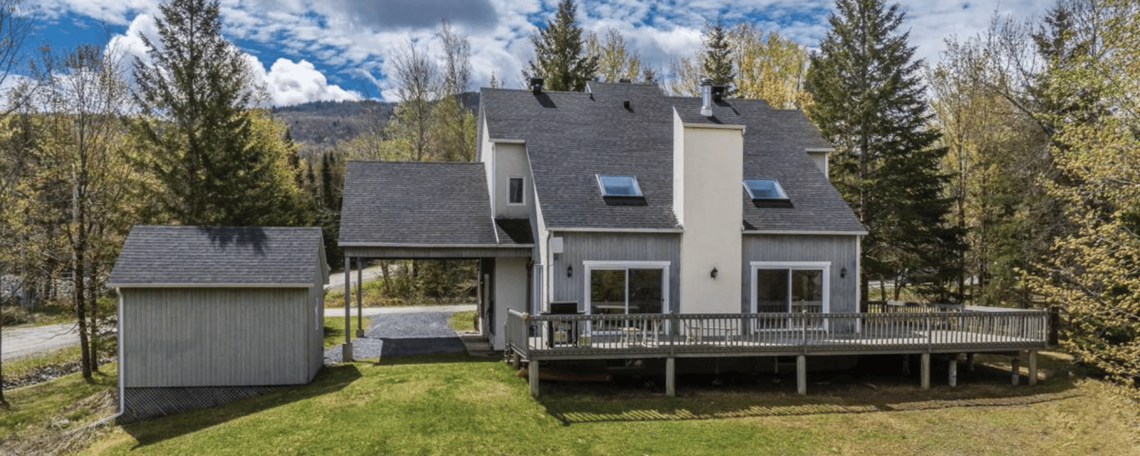 Spacieuse résidence 30 000 pieds carrés de nature avec un accès au lac