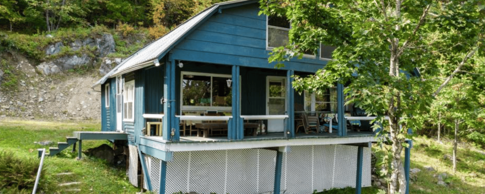 Sympathique chalet 3 saisons à vendre sur le bord d'un lac