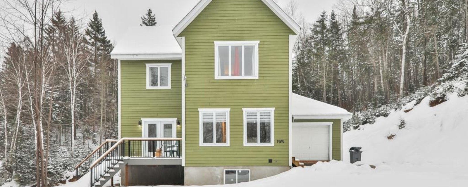 Profitez du calme de la forêt à 2 pas des services dans ce ravissant cottage clés en main et rénové