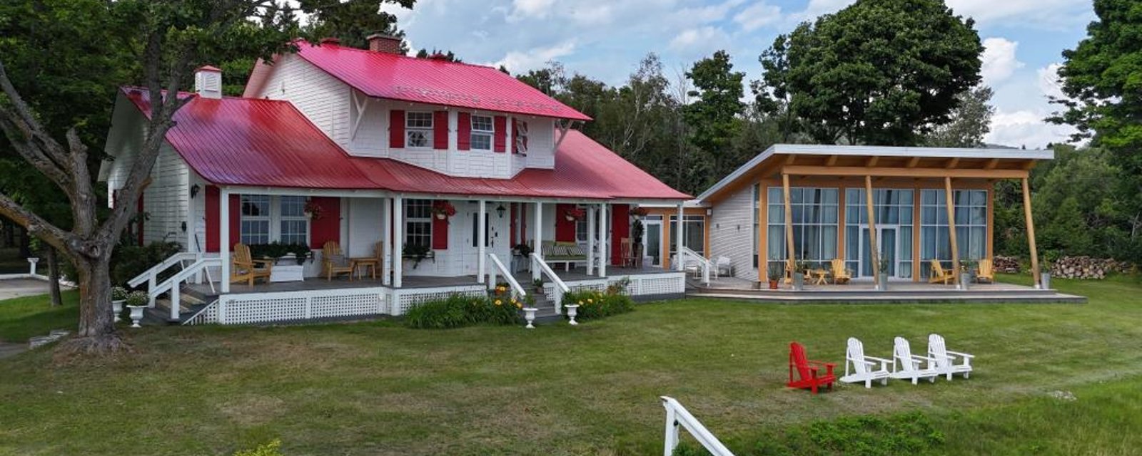 Rare beauté centenaire au cachet d'antan avec vue panoramique sur le fleuve