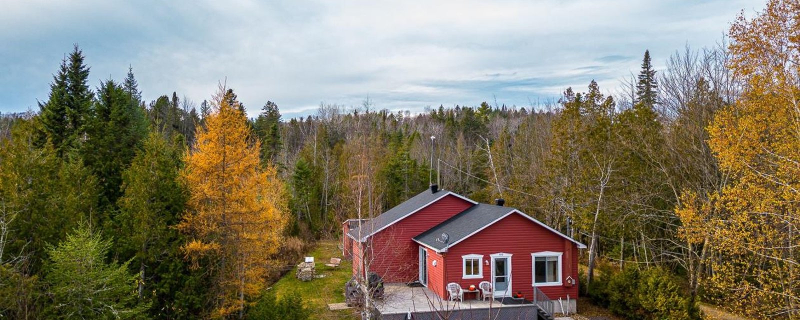 À quelques pas d'un lac! Charmante propriété à 275 000$ idéale comme résidence principale ou secondaire