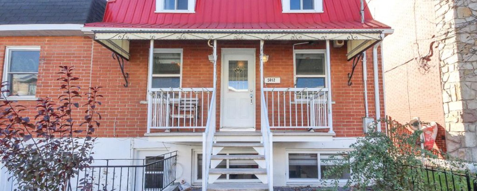 Vivez près d'absolument tous les services à Montréal dans ce charmant cottage à 425 000$ 